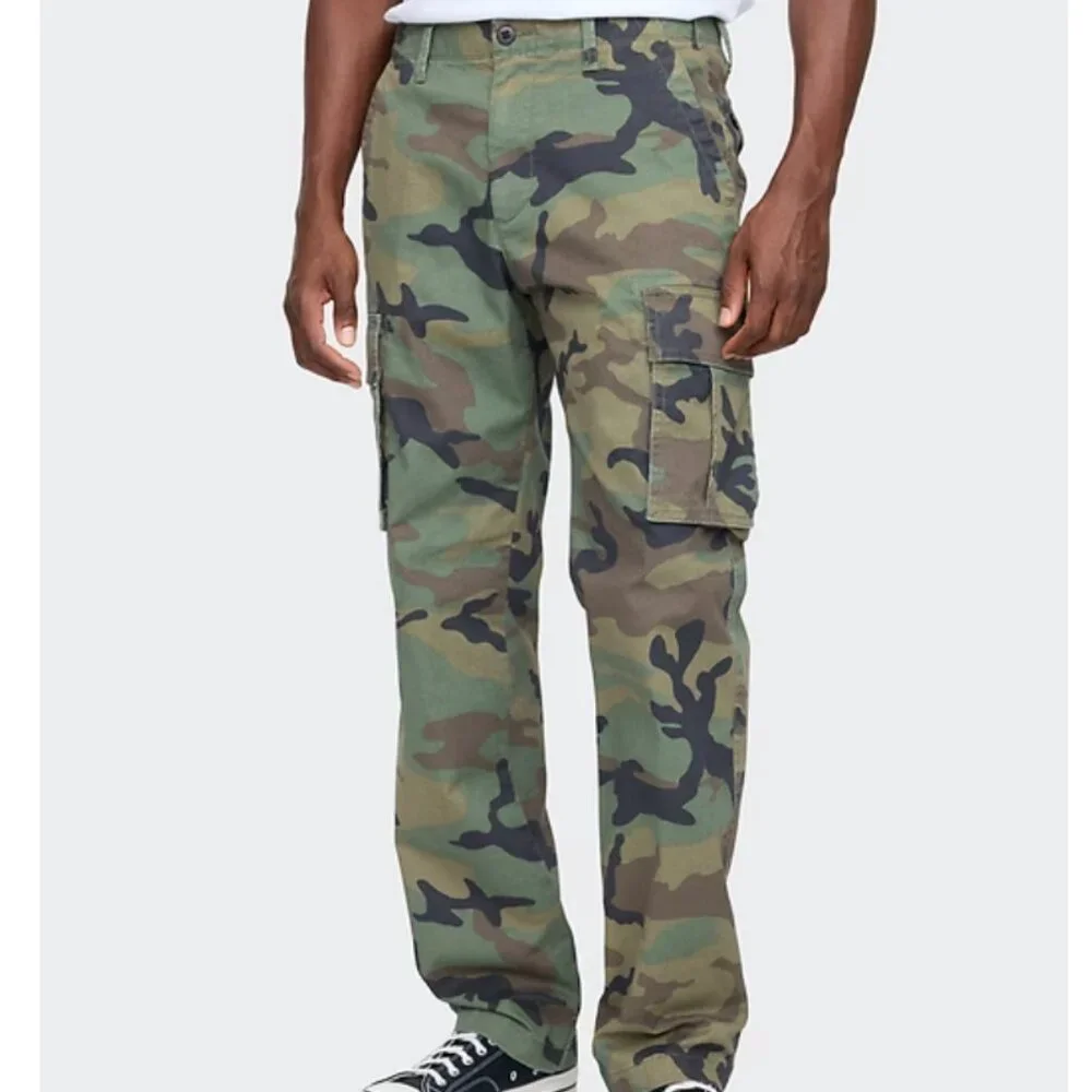 Men's GapFlex Essential Straight Cargo Pants, Green Camo, 32Wx28L, EUC